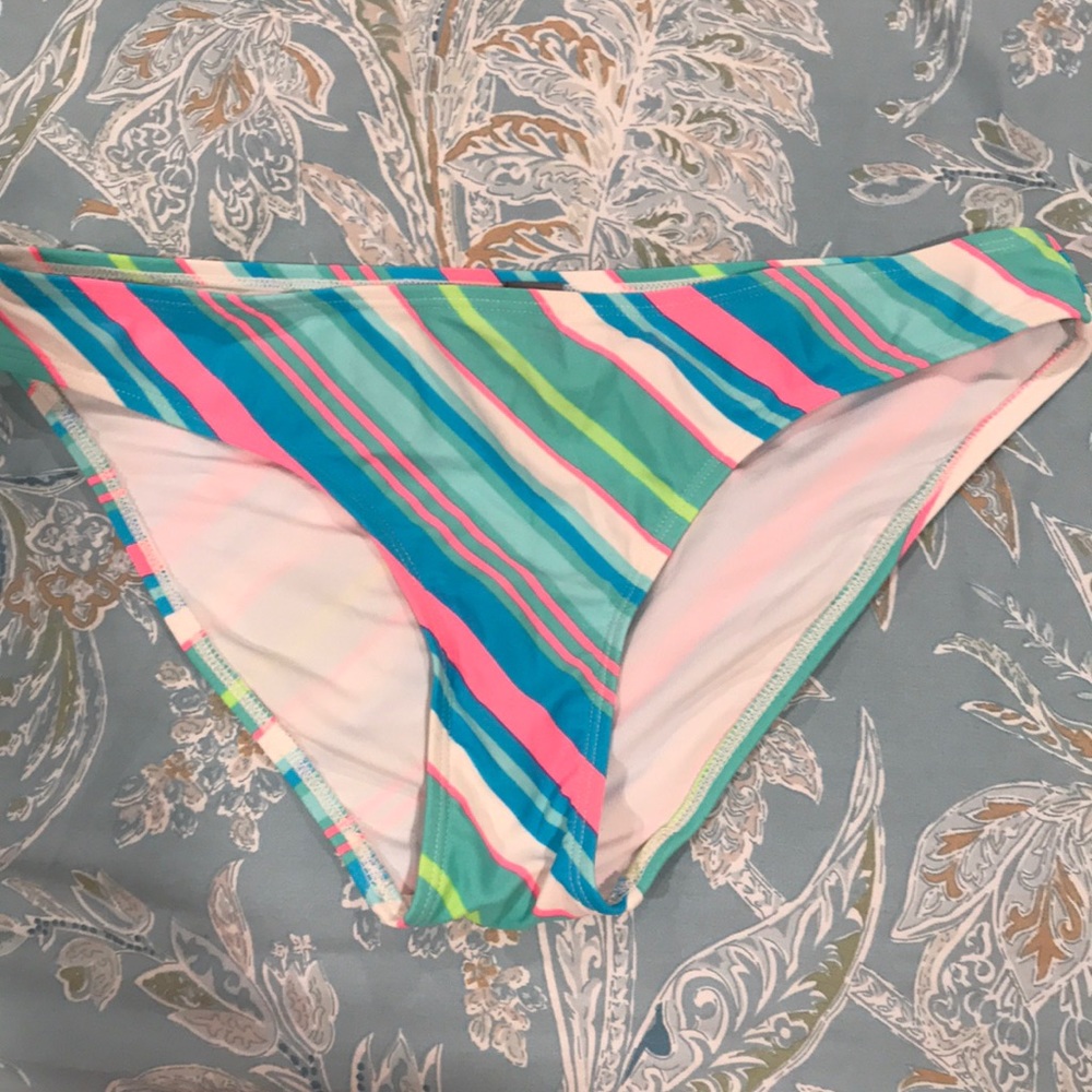 Barely used Bikini swim bottom size Lrg